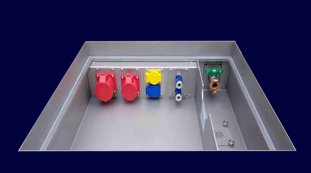 Vloertank type WEEDE, 4 modules tot CEE 32A, tot 2 voedingswater en afvalwater Combinatie-vloertank met stopcontacten, toevoerwater en afvalwater