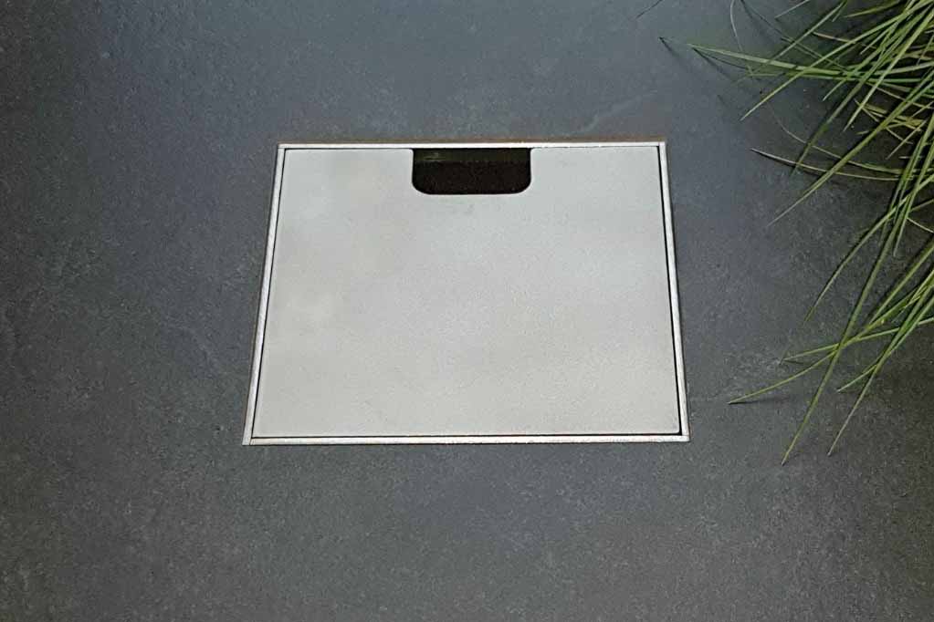 Bodensteckdose mit auswechselbarem Deckel