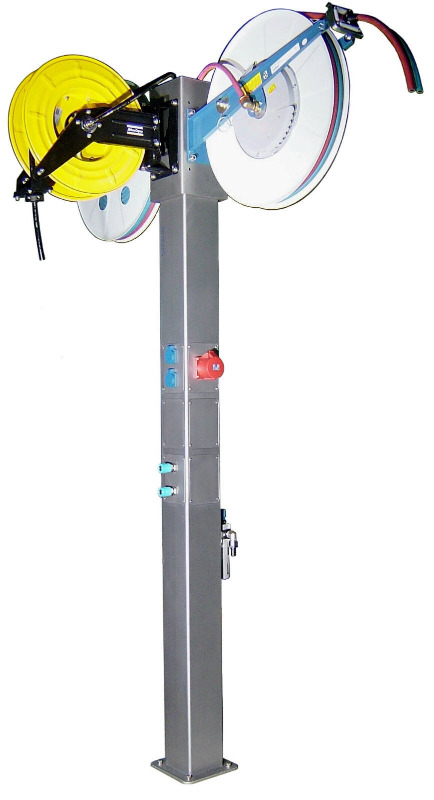 Energiesäule (Elektrant) mit Schlauchaufrollern